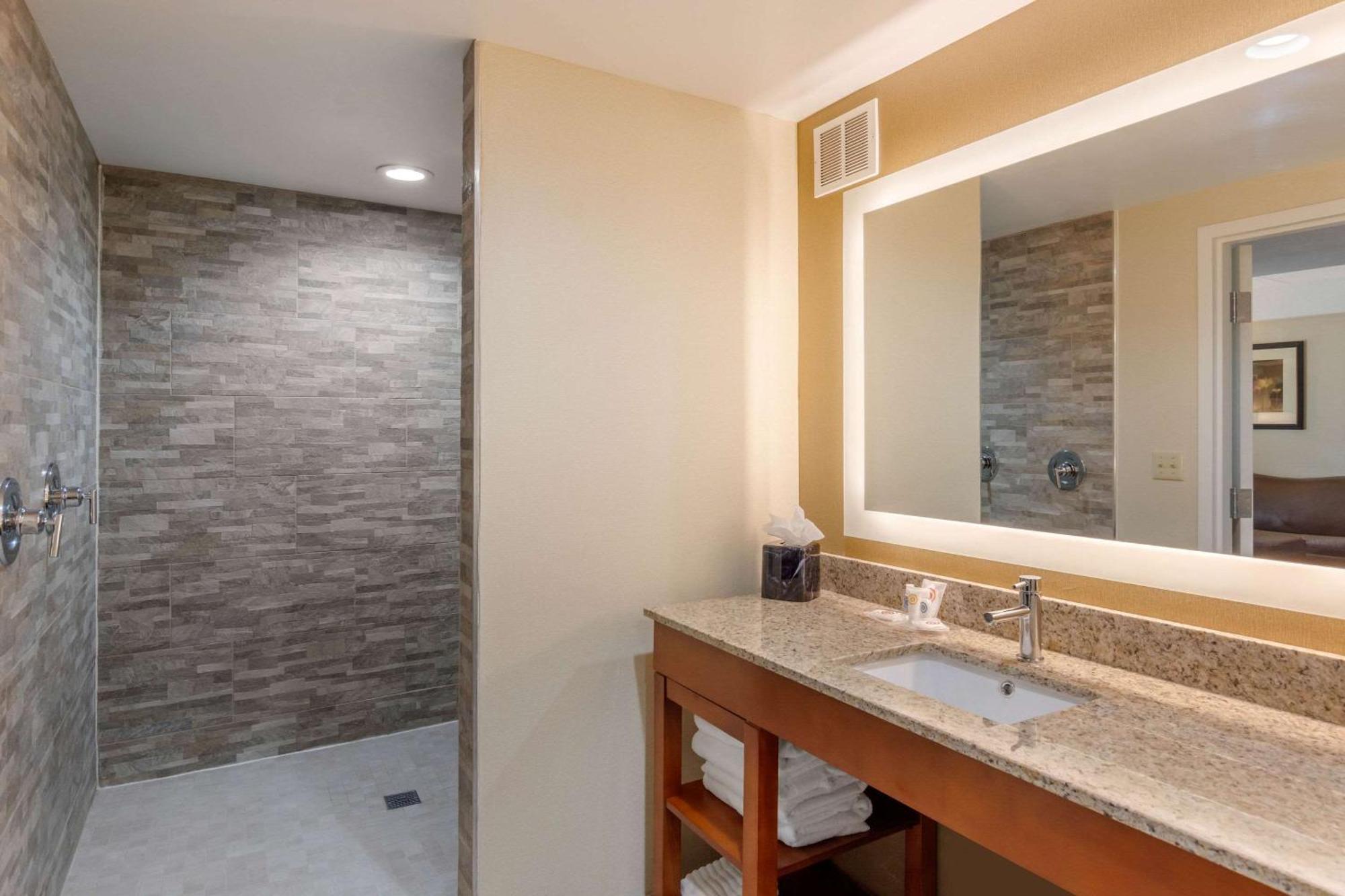 Comfort Suites Southpark Colonial Heights Εξωτερικό φωτογραφία